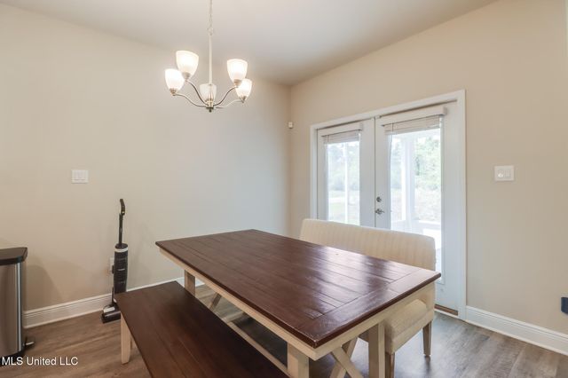 7820 Coral Lane, Ocean Springs, MS 39564