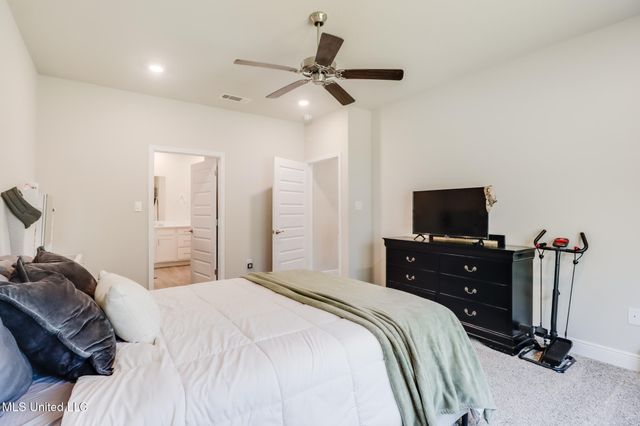 7820 Coral Lane, Ocean Springs, MS 39564