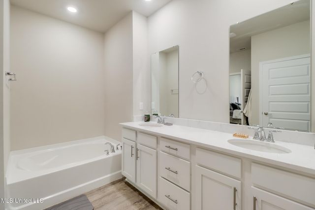7820 Coral Lane, Ocean Springs, MS 39564