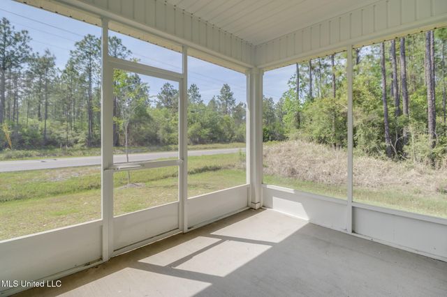 7820 Coral Lane, Ocean Springs, MS 39564