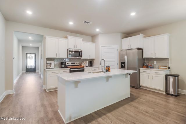 7820 Coral Lane, Ocean Springs, MS 39564