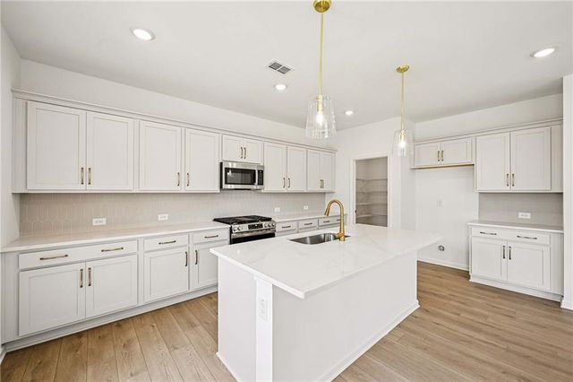 5448 Hargrove Way, Flowery Branch, GA 30542