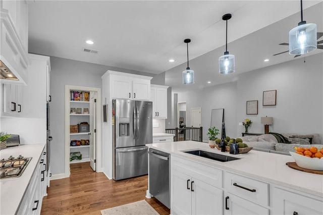 628 NW 110th Street, Kansas City, MO 64155