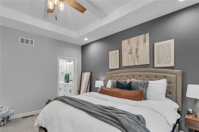 628 NW 110th Street, Kansas City, MO 64155