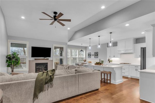 628 NW 110th Street, Kansas City, MO 64155