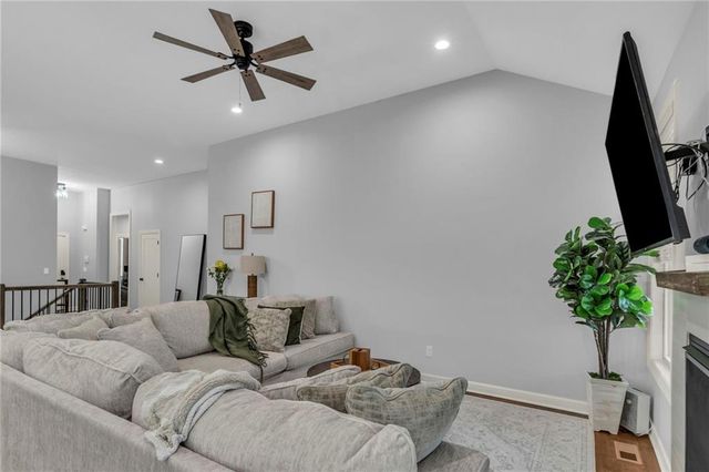 628 NW 110th Street, Kansas City, MO 64155