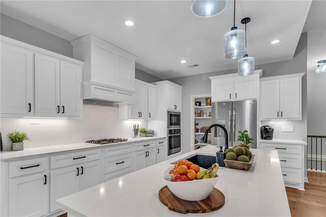 628 NW 110th Street, Kansas City, MO 64155