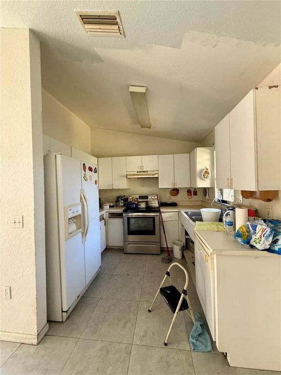 Image 15 of property listing at 234 TRAILVIEW WAY, Polk City, FL 33868