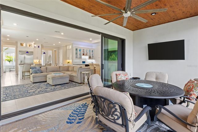 2121 6TH STREET E, Palmetto, FL 34221