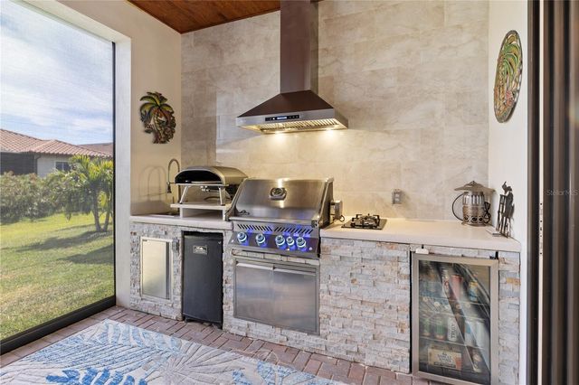 2121 6TH STREET E, Palmetto, FL 34221