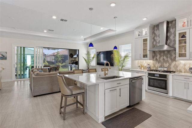 2121 6TH STREET E, Palmetto, FL 34221