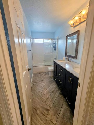 2212 Thurton Drive, Roseville, CA 95747