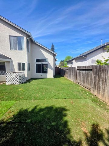 2212 Thurton Drive, Roseville, CA 95747