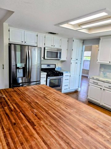 2212 Thurton Drive, Roseville, CA 95747