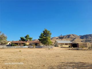 27177 Cahuilla Road, Apple Valley, CA 92307