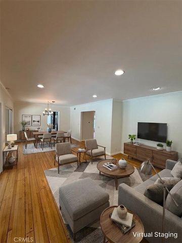 18836 La Amistad, Tarzana, CA 91356