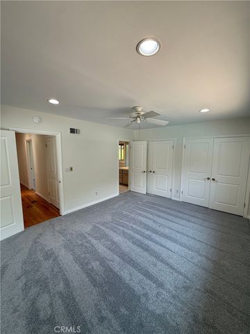 18836 La Amistad, Tarzana, CA 91356