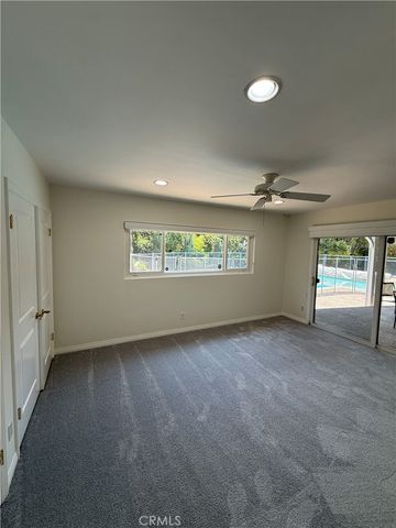 18836 La Amistad, Tarzana, CA 91356