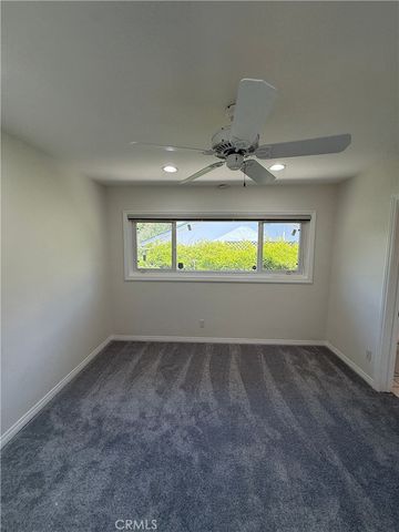 18836 La Amistad, Tarzana, CA 91356