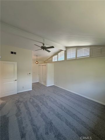 18836 La Amistad, Tarzana, CA 91356