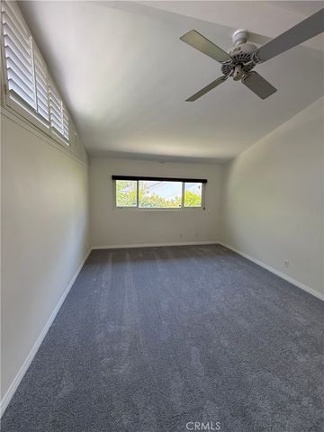 18836 La Amistad, Tarzana, CA 91356