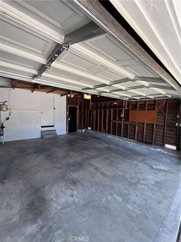18836 La Amistad, Tarzana, CA 91356