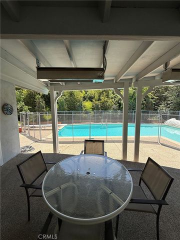 18836 La Amistad, Tarzana, CA 91356