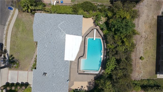18836 La Amistad, Tarzana, CA 91356