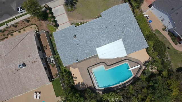 18836 La Amistad, Tarzana, CA 91356