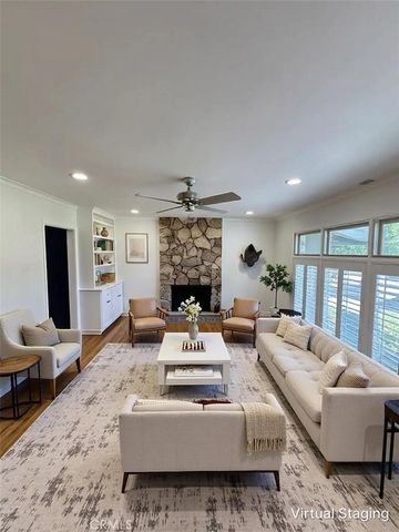 18836 La Amistad, Tarzana, CA 91356