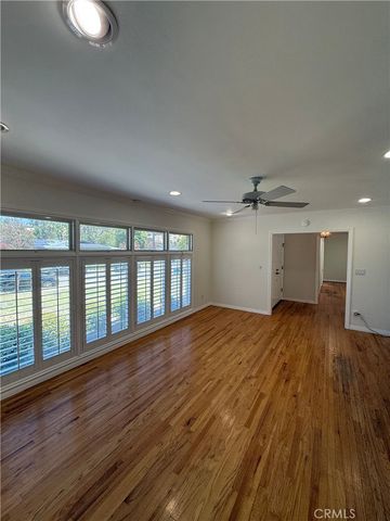 18836 La Amistad, Tarzana, CA 91356