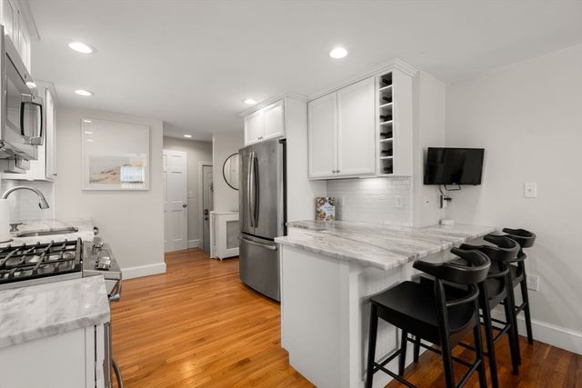 20 Pilgrim Rd, Reading, MA 01867