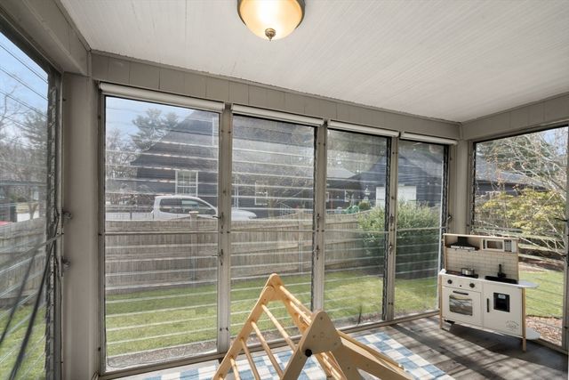 20 Pilgrim Rd, Reading, MA 01867