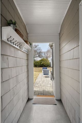 20 Pilgrim Rd, Reading, MA 01867