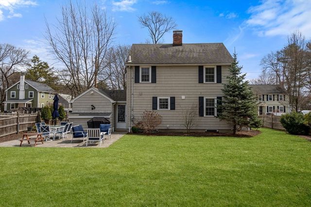 20 Pilgrim Rd, Reading, MA 01867