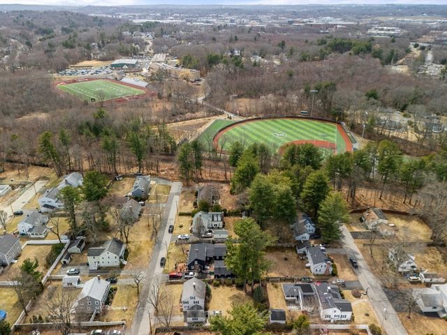 20 Pilgrim Rd, Reading, MA 01867