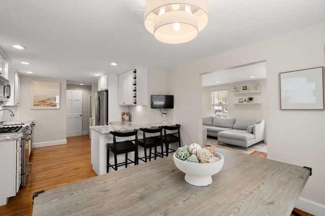 20 Pilgrim Rd, Reading, MA 01867