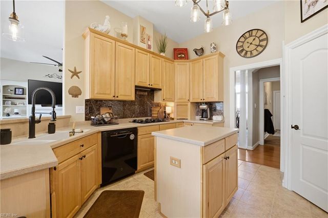 913 Corrente Lane LN, Virginia Beach, VA 23456