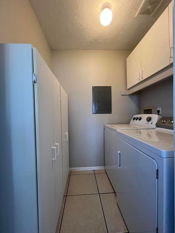 Image 14 of property listing at 2900 Vista Del Rey NE UNIT 31A, Albuquerque, NM 87112