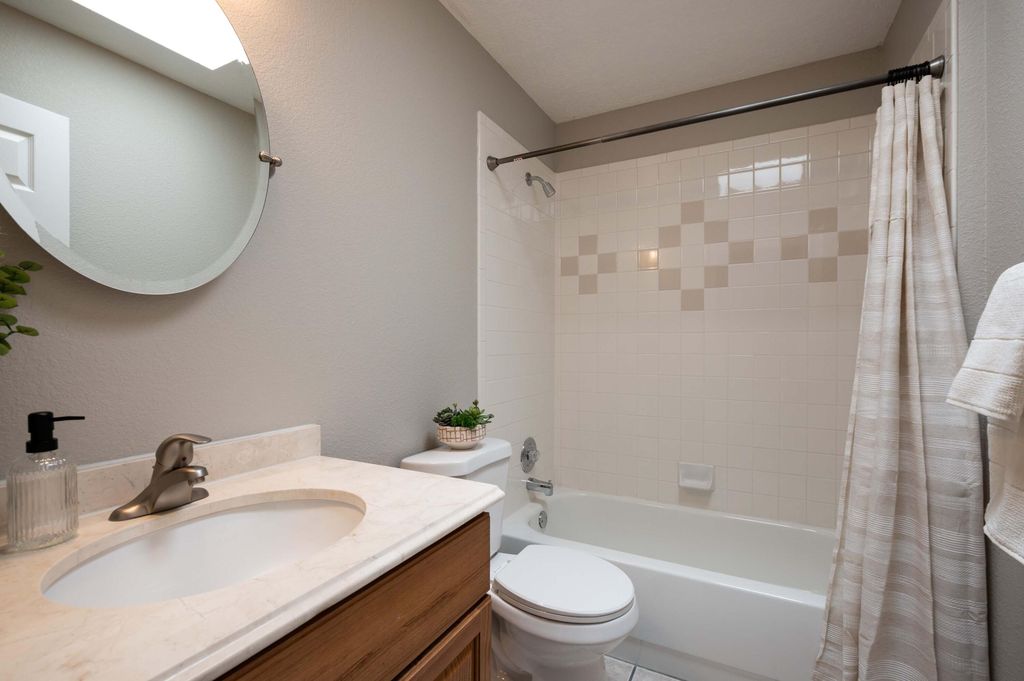 Image 25 of property listing at 2900 Vista Del Rey NE UNIT 31A, Albuquerque, NM 87112