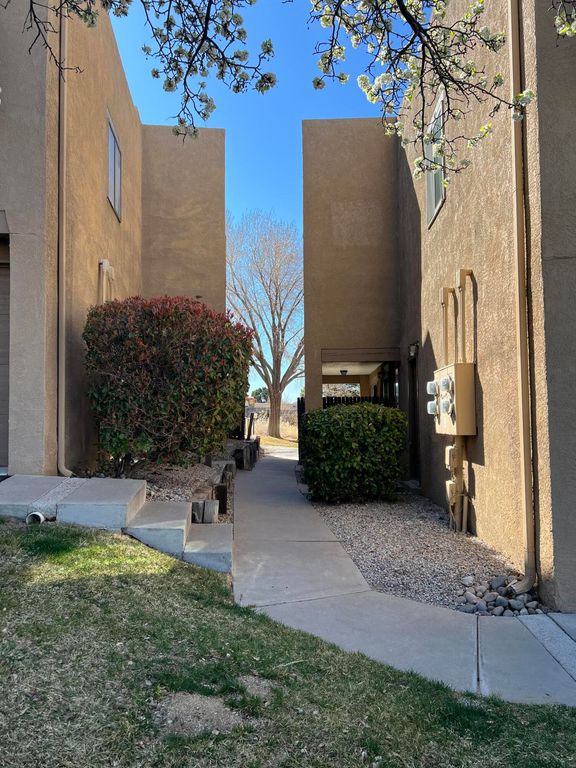 Image 37 of property listing at 2900 Vista Del Rey NE UNIT 31A, Albuquerque, NM 87112