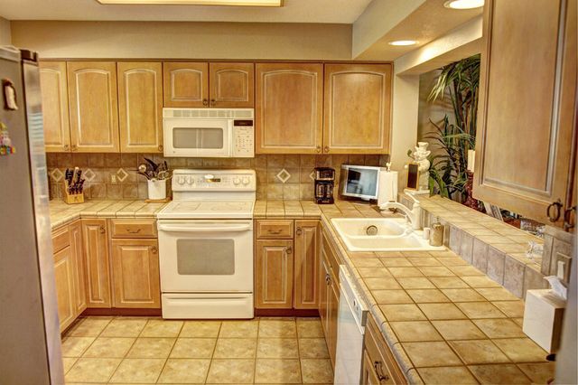 378 Desert Falls Drive East Drive E, Palm Desert, CA 92211