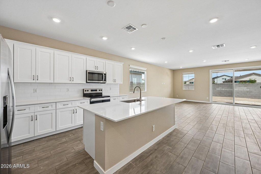 24170 W ATLANTIS Way, Buckeye, AZ 85326 — photo 2