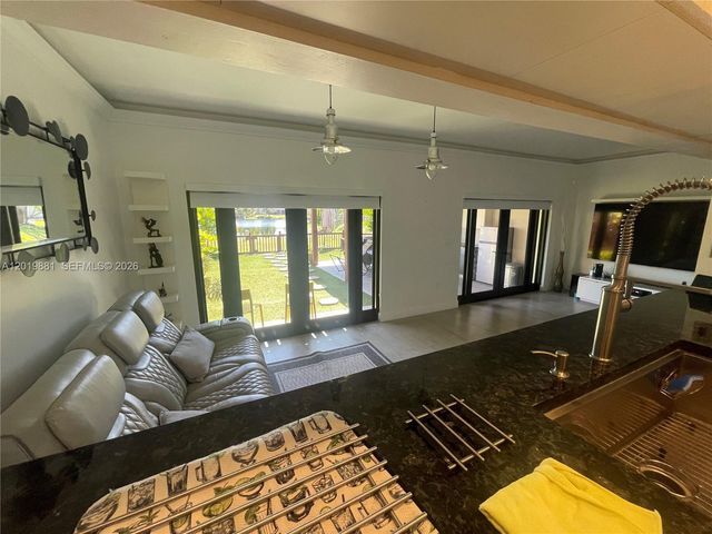 7345 SW 148th Ct, Miami, FL 33193
