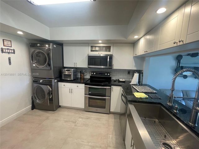 7345 SW 148th Ct, Miami, FL 33193