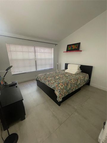 7345 SW 148th Ct, Miami, FL 33193