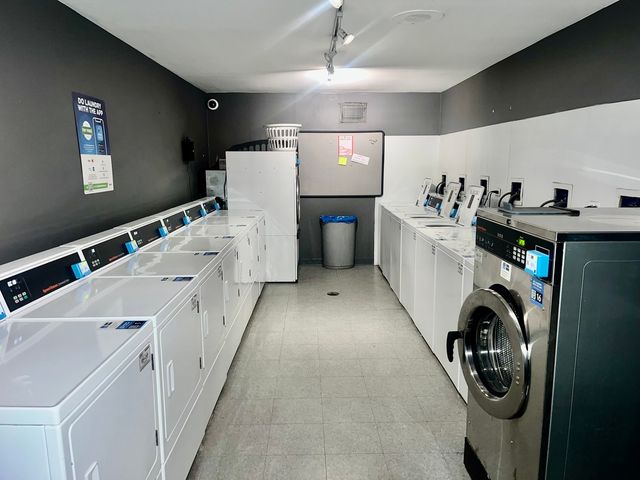 450 W Briar Place 4M, Chicago, IL 60657