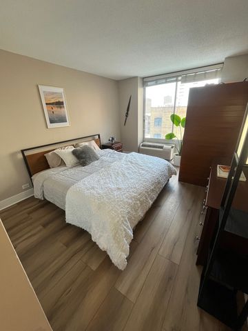 450 W Briar Place 4M, Chicago, IL 60657