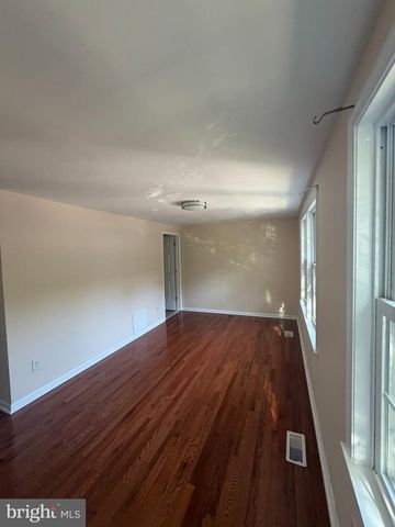 3331 WYNDALE CT, Woodbridge, VA 22192