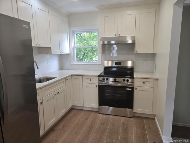 11 Columbia Avenue, East Rockaway, NY 11518